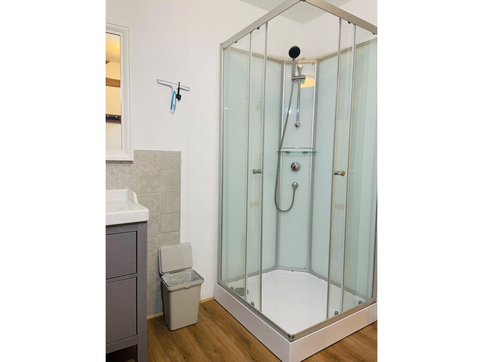 Bad mit Dusche