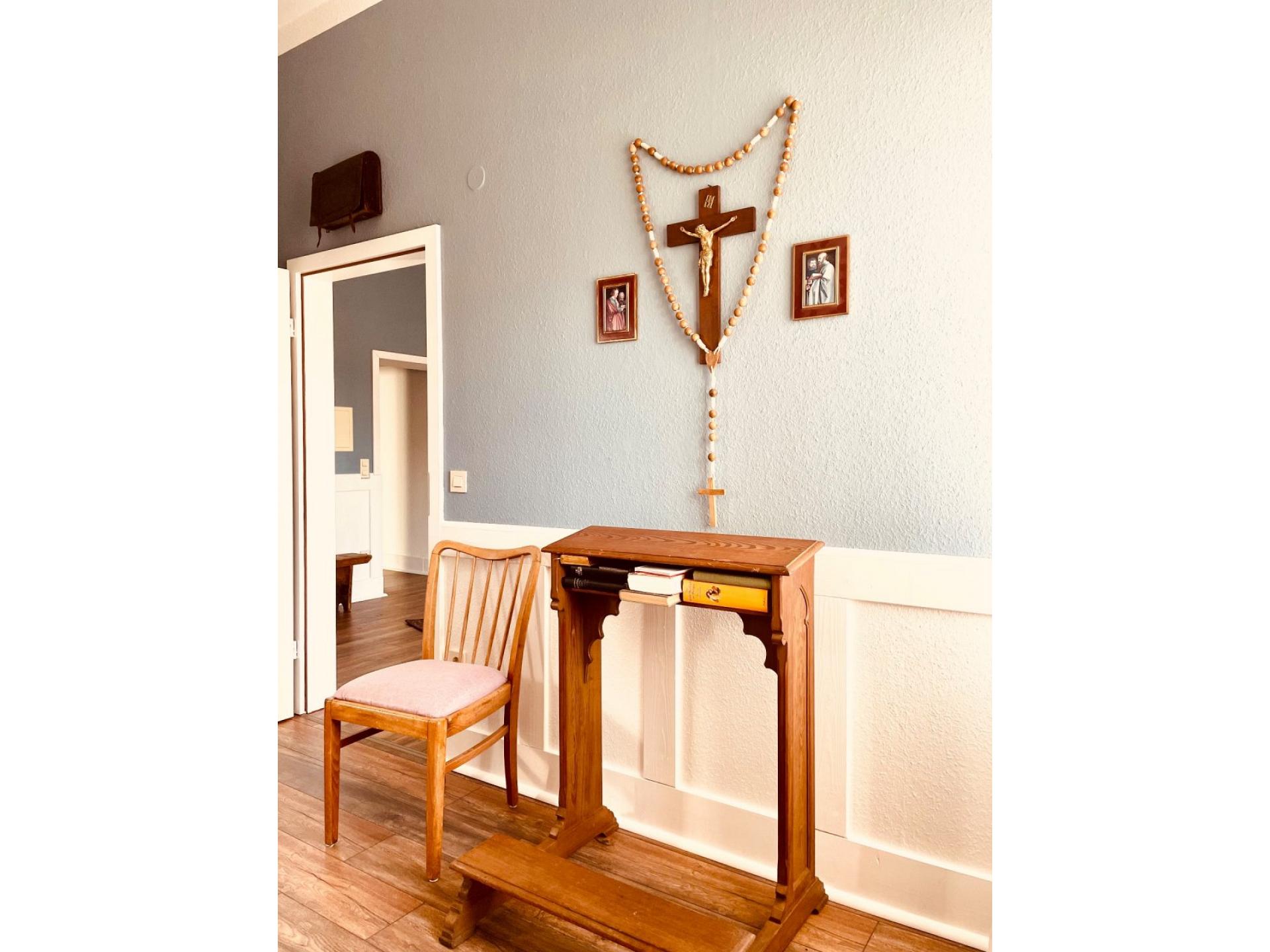 Schlafzimmer Reli