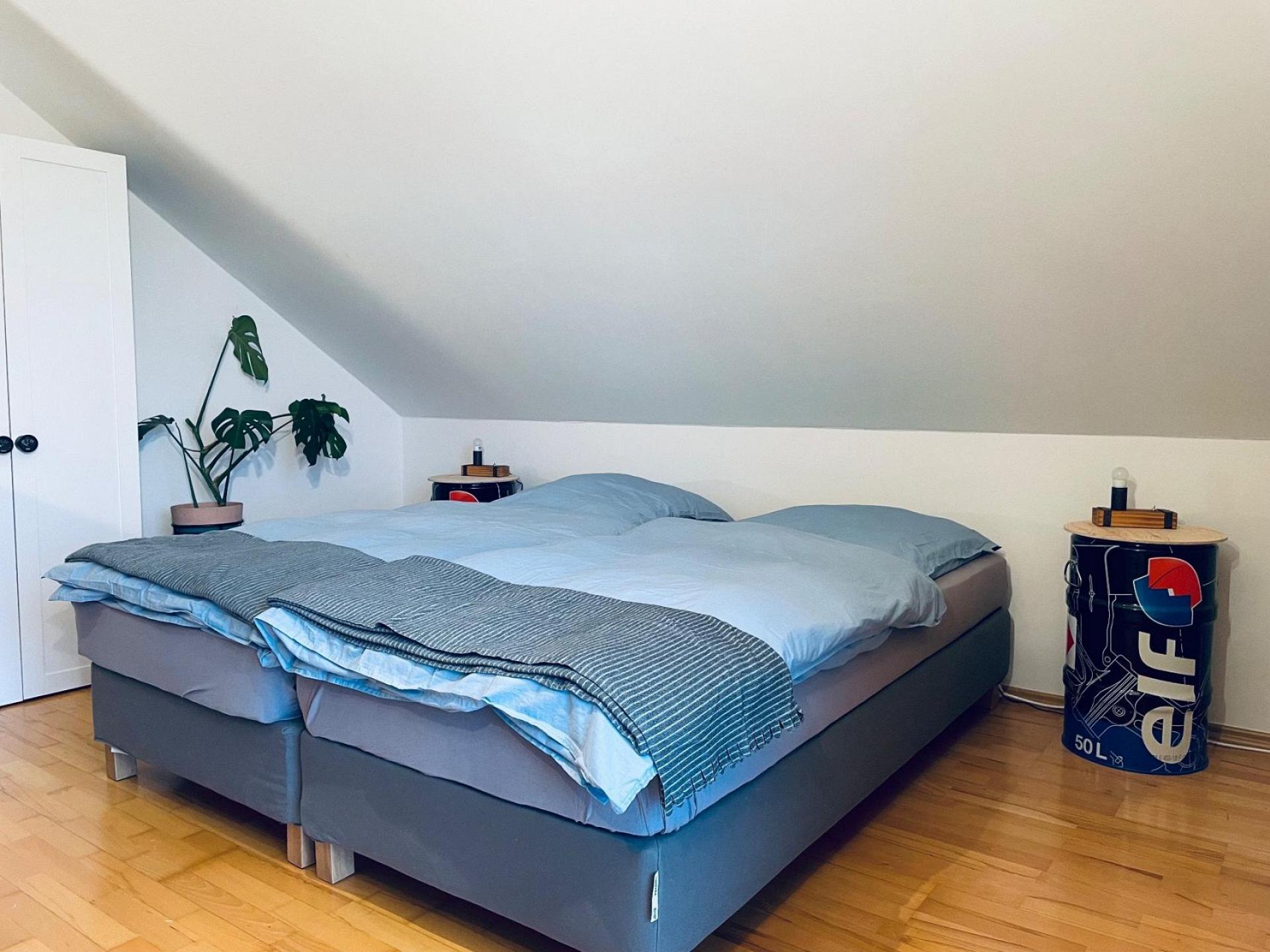 Schlafzimmer 1