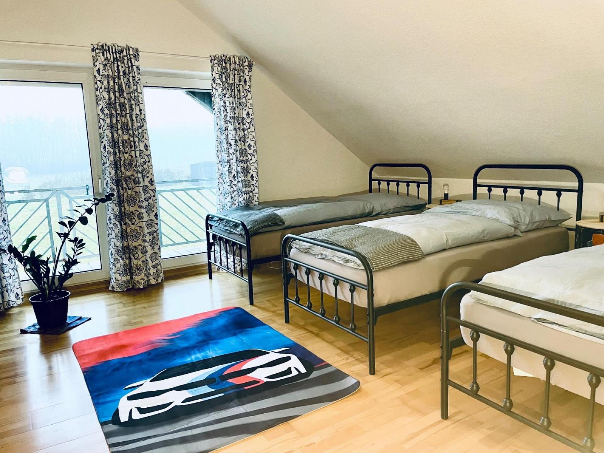 Schlafzimmer 2