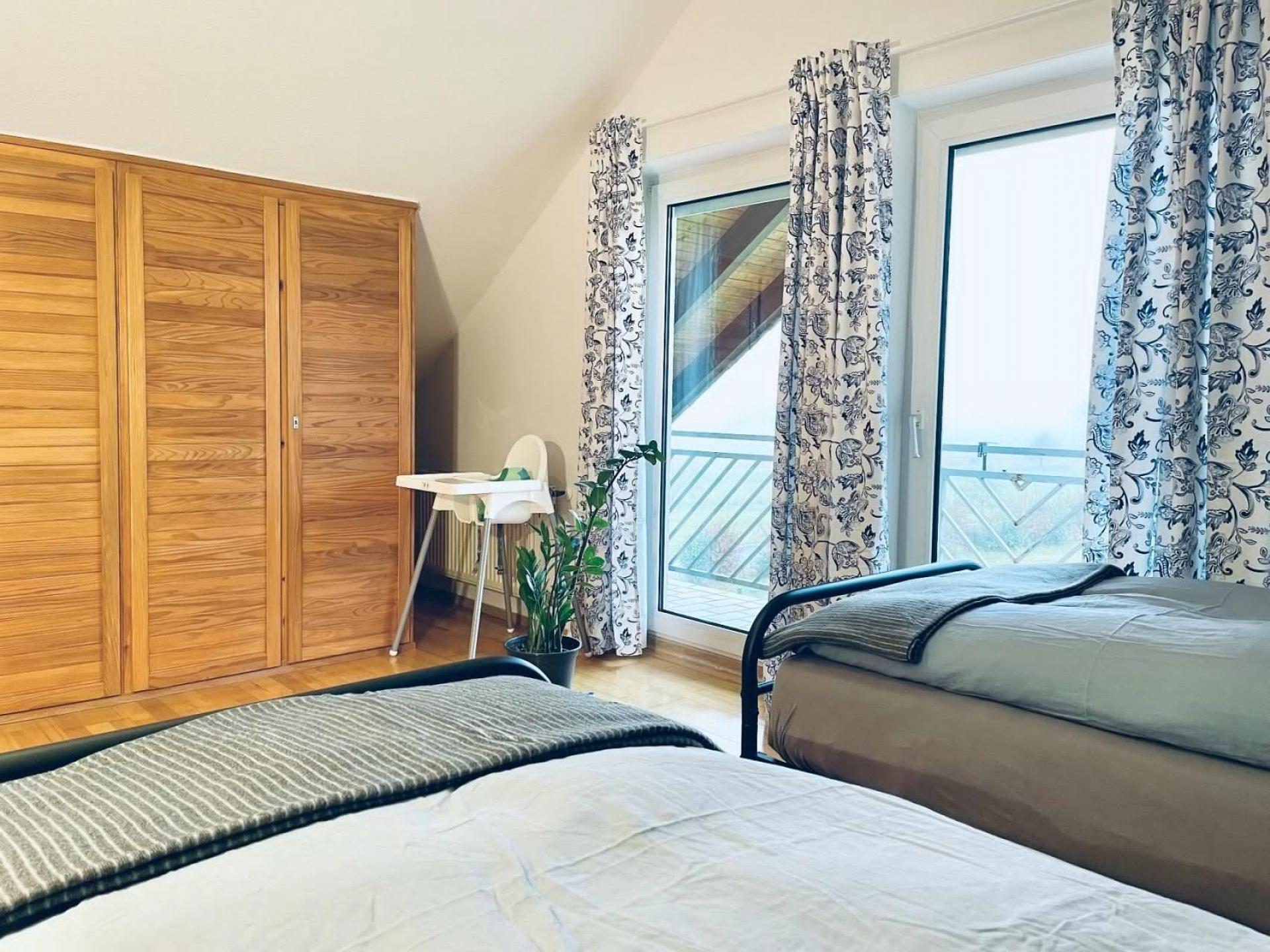 Schlafzimmer 2