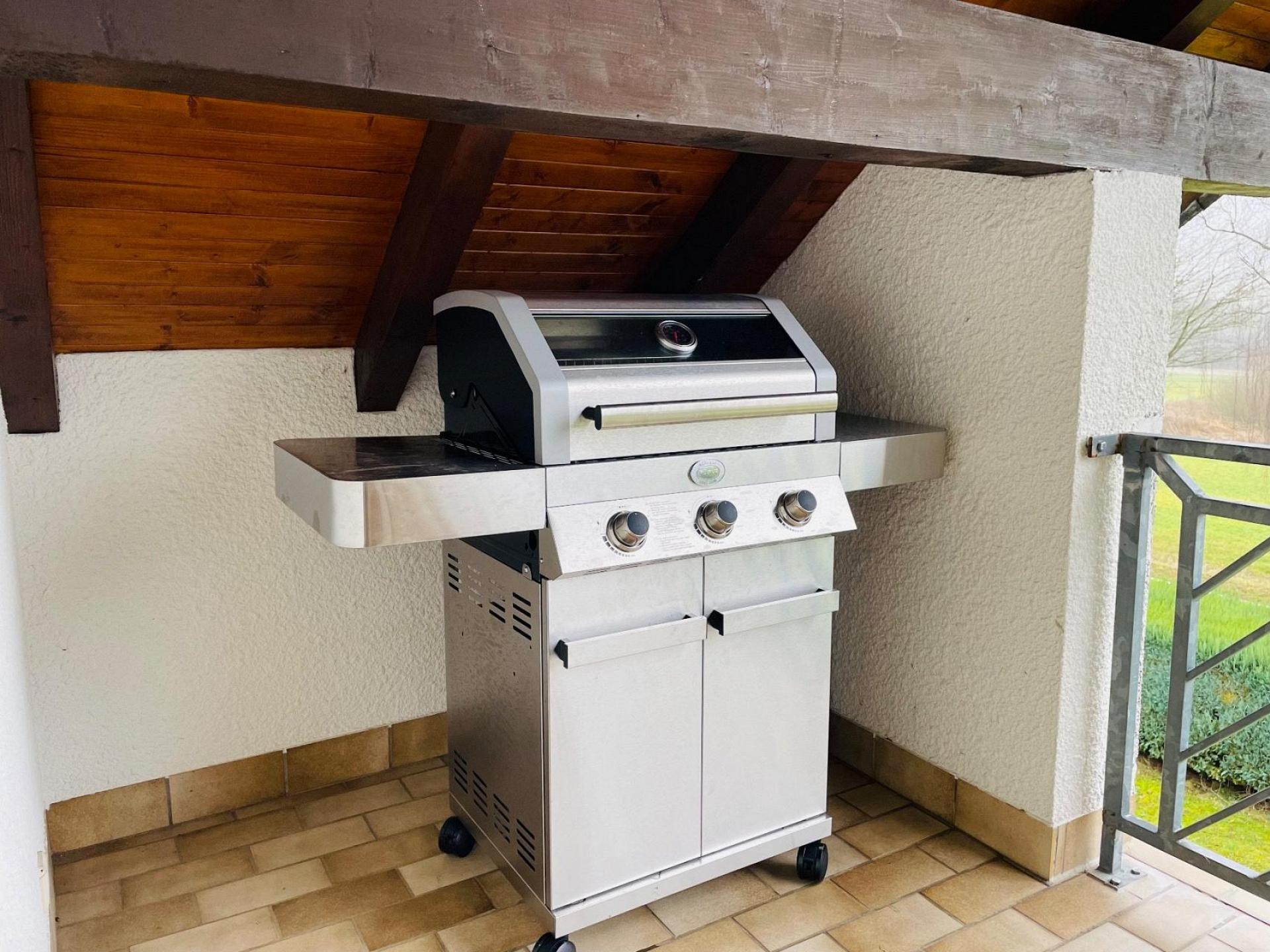Balkon mit Grill