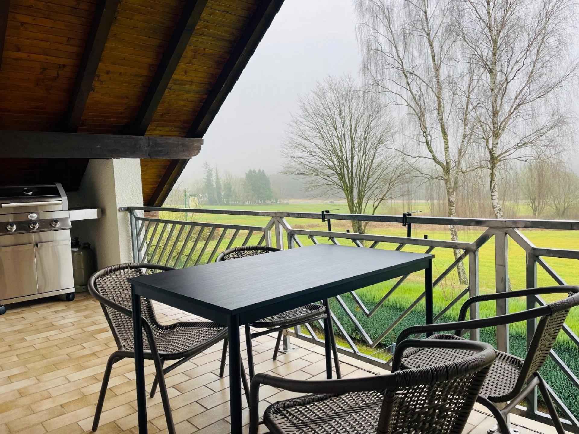 Balkon mit Grill