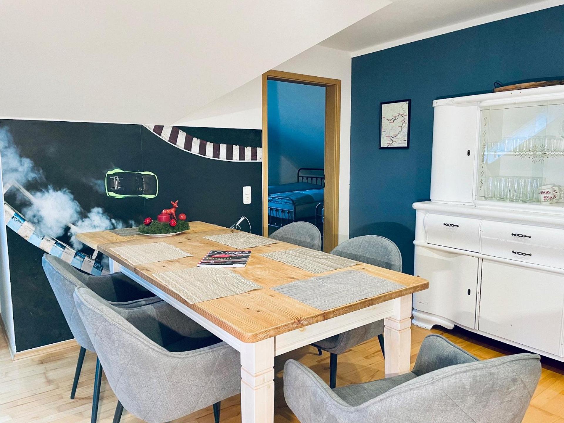 Wohnzimmer/Essbereich